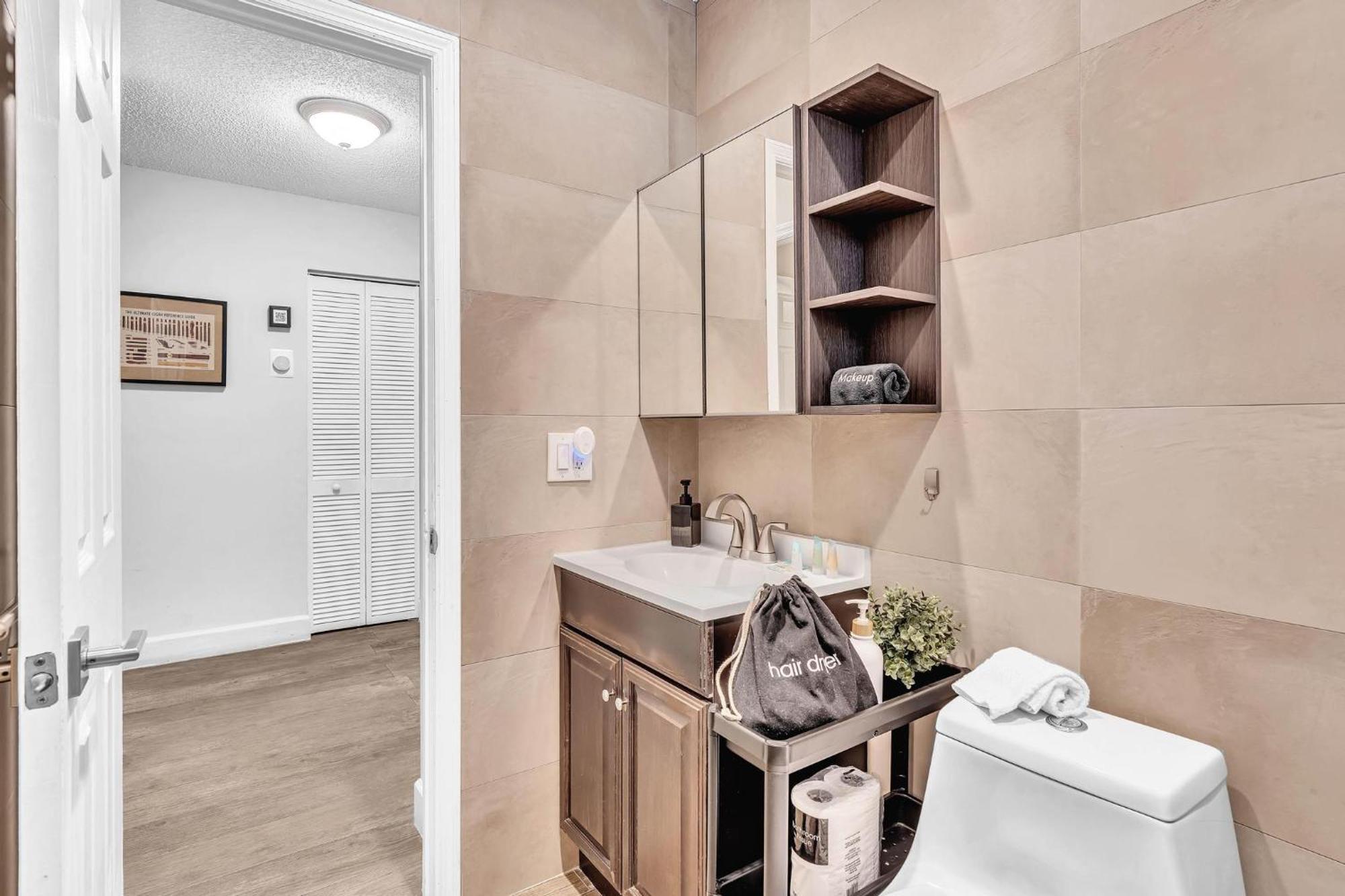 Estelo'S Place - Modern Townhouse With King Bed, Only 5 Min From The Airport! Miami Kültér fotó