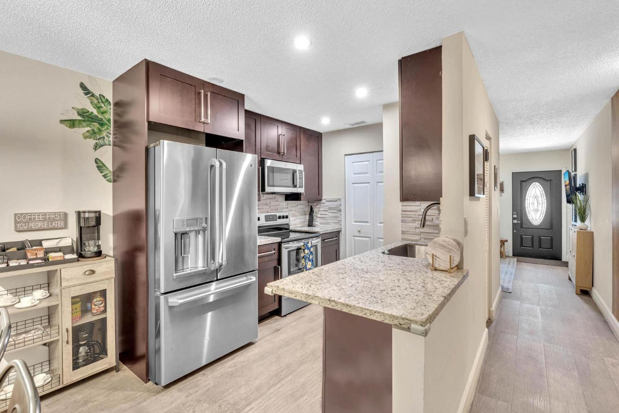 Estelo'S Place - Modern Townhouse With King Bed, Only 5 Min From The Airport! Miami Kültér fotó