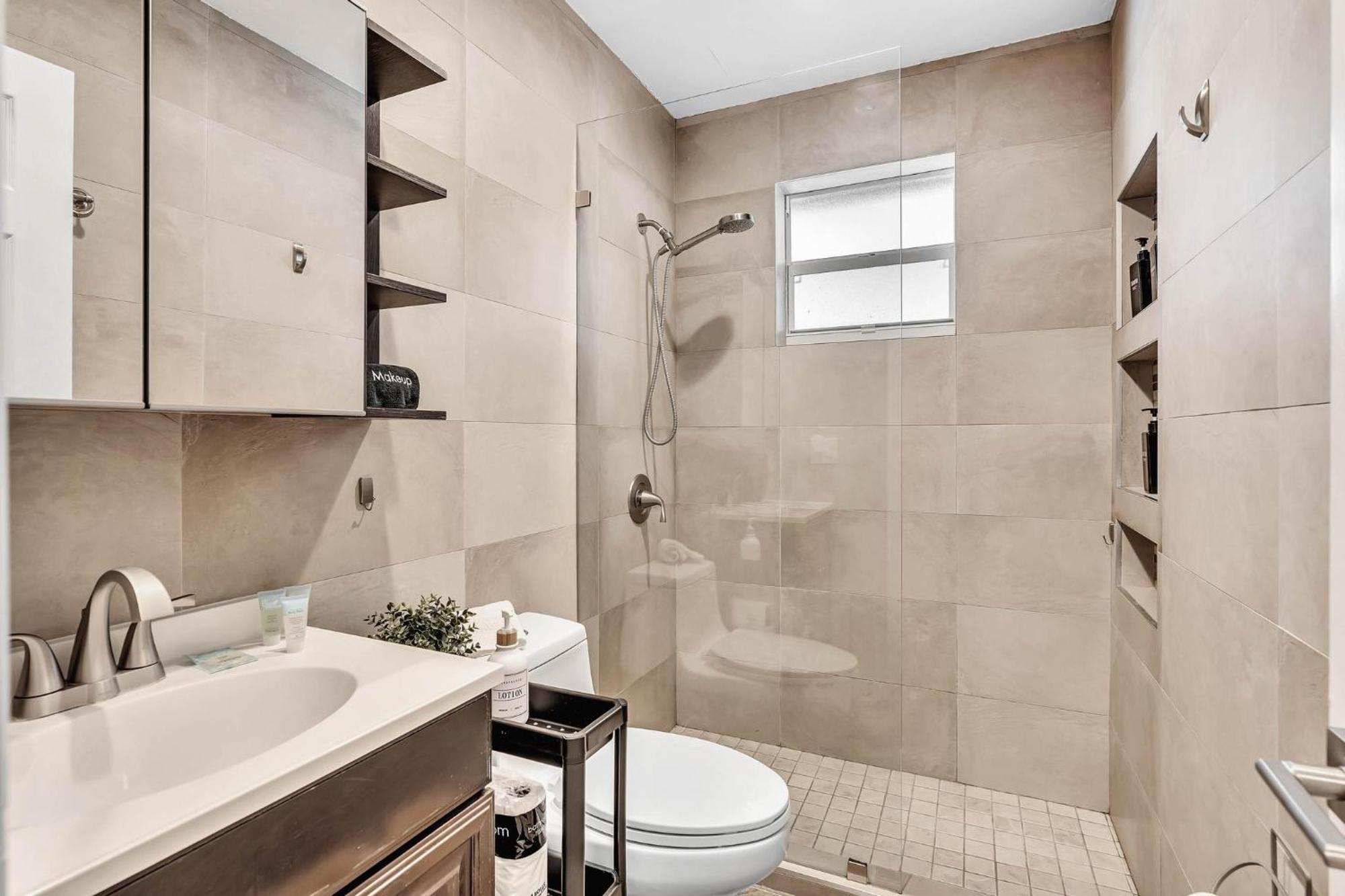 Estelo'S Place - Modern Townhouse With King Bed, Only 5 Min From The Airport! Miami Kültér fotó